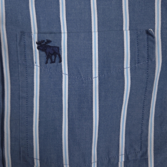 Abercrombie Striped‎ Button Down Shirt Blue Boys Size Medium - Picture 2 of 8
